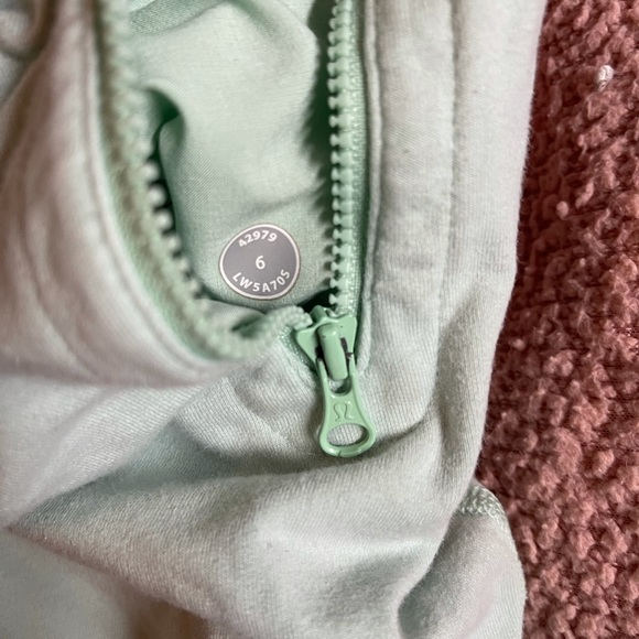 Lululemon rejuvenate sweats - Picture 3 of 3